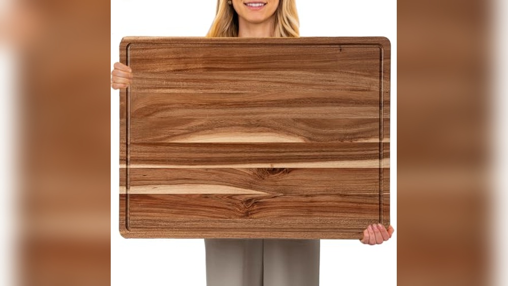 GAOMON 24×18 Acacia Cutting Board Review: XXL Kitchen Essential