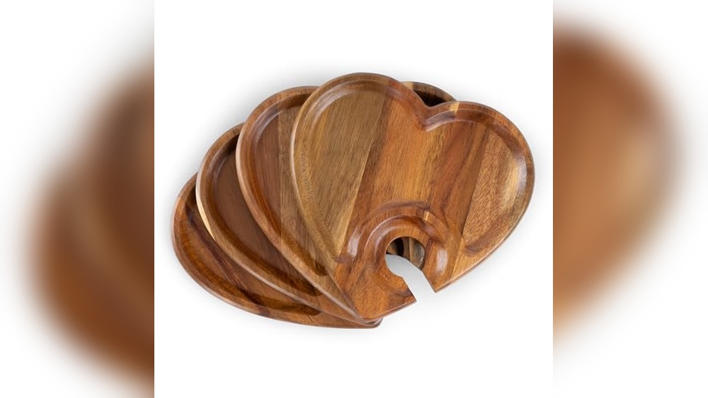 PICNIC TIME Heart Wine Appetizer Plates: Wooden Boards
