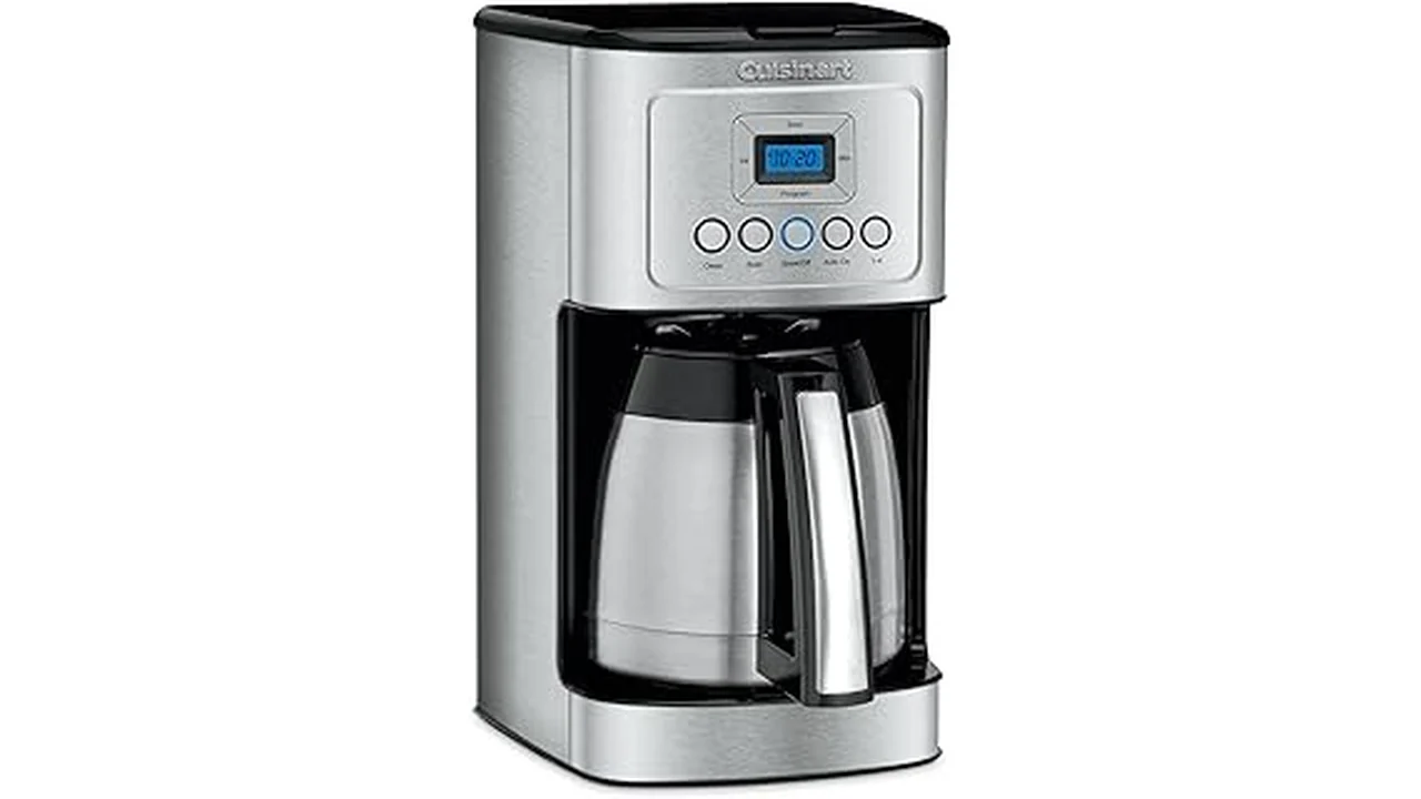 Best 12-Cup Coffee Maker For A Family Of 4 (No Bitter Aftertaste)